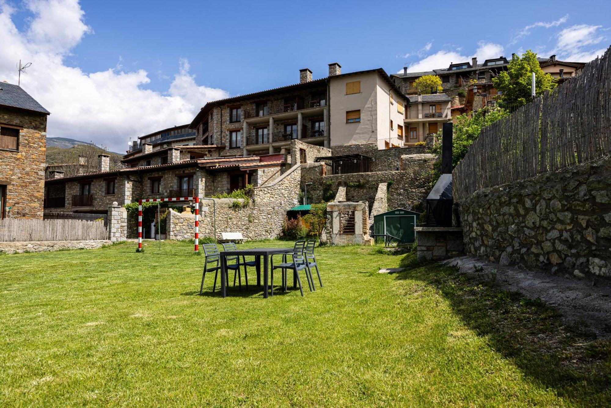 Aparthotel Bellver Bellver De Cerdanya Exterior foto